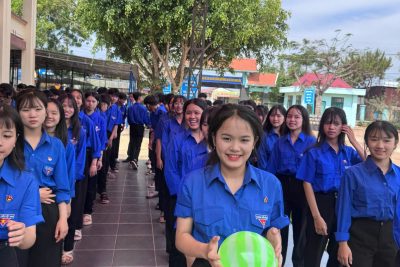 Lễ kết nạp đoàn viên mới cho các đội viên ưu tú.