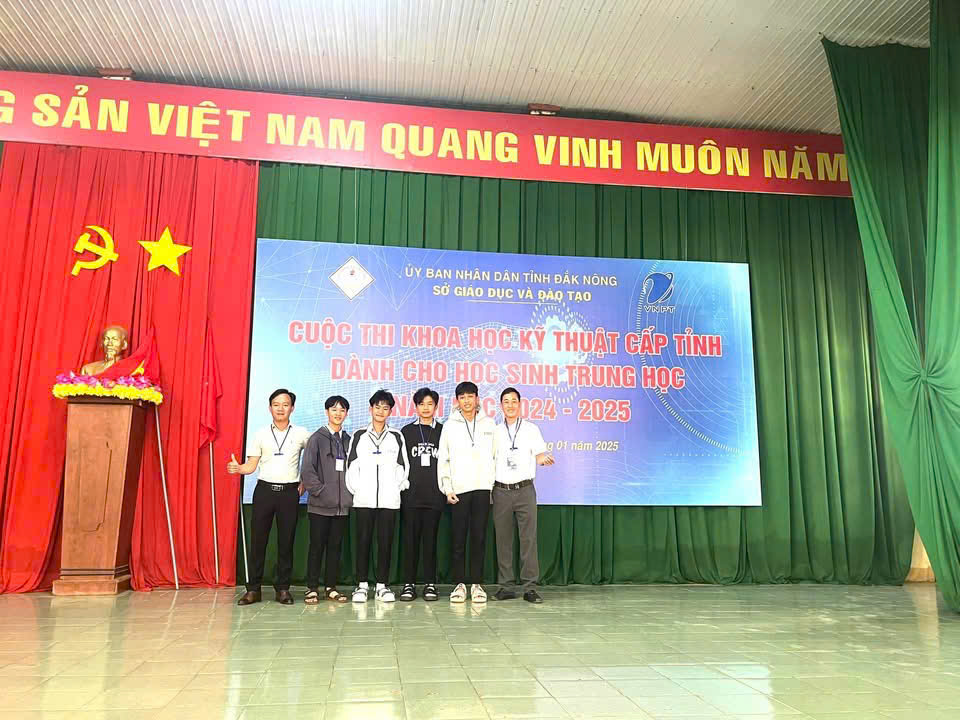 LÁ LÀNH ĐÙM LÁ RÁCH
